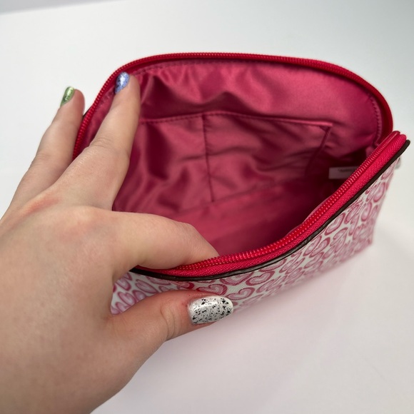 Coach Getaway Heart Print Cosmetic Pouch [B] - Picture 6 of 12